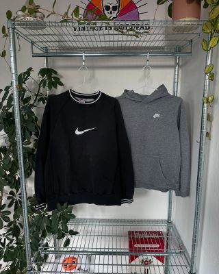 50+ nových kousků přistálo na e-shopu💜 #vintagedrop #vintageoutfit #vintagegem #czech