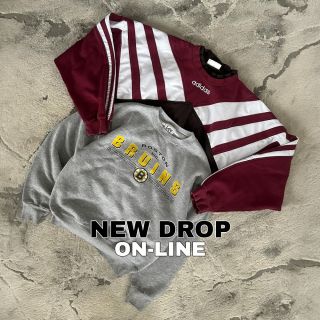 NEW DROP ON-LINE⚠️ 50+ nových vintage & streetwear kousků právě přistálo na e-shopu⚡️ Mrkni na novinky na následující...